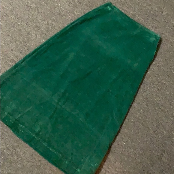 Dresses & Skirts - vintage green corduroy skirt
